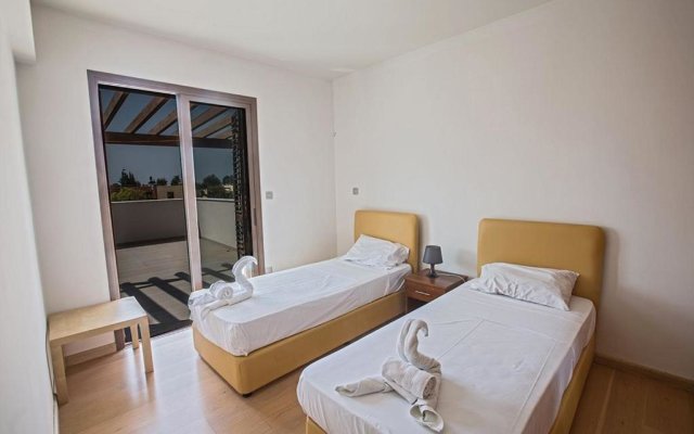 Villa Petreris Dyo - Lovely 3 Bedroom Ayia Napa Villa with Pool - Short walk to Nissi Avenue