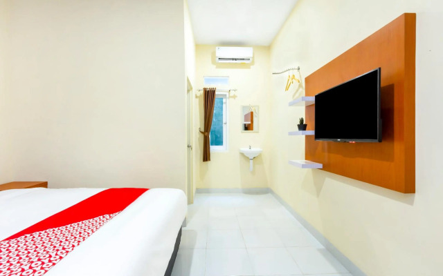 OYO 2008 Sellinas Family Residence Syariah