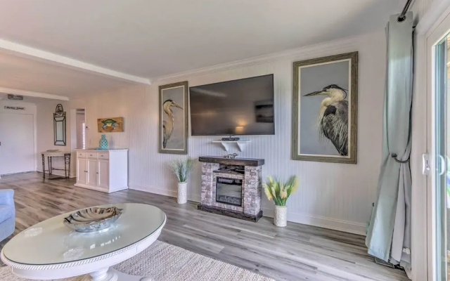 Harbor Island Beach Retreat - Steps to Ocean!