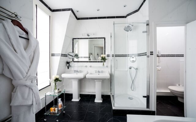 Pavillon Henri IV Hotel Restaurant Gastronomique Terrasse