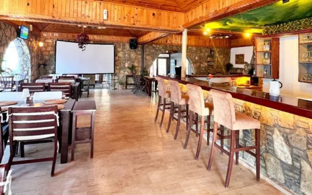 Mese Suites