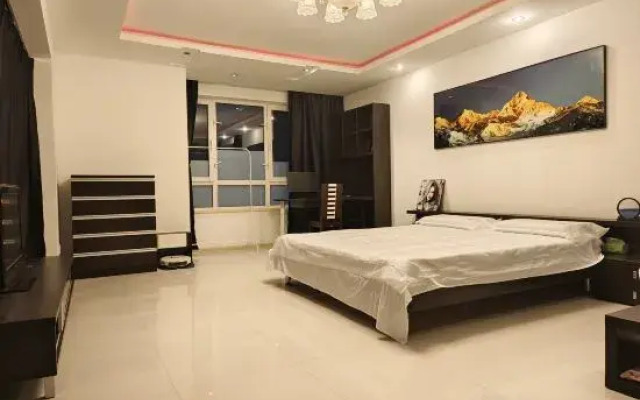 Banshan Hot Spring Homestay (Jingyuetan Subway Station Branch)