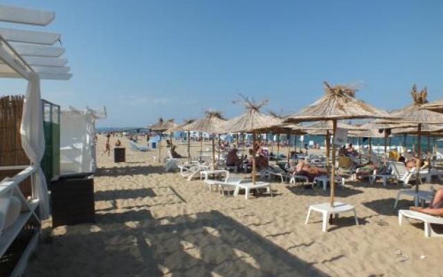 Al Rial Beach Apartments