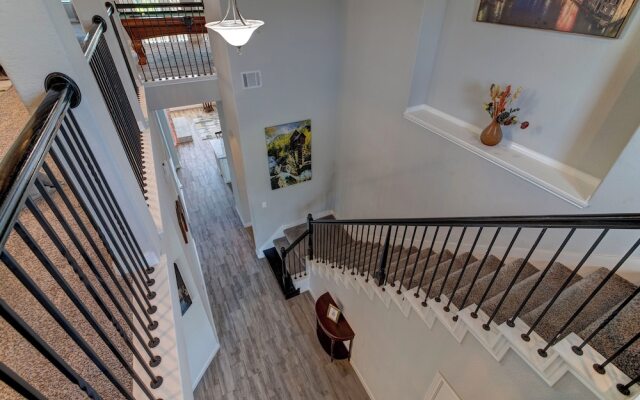 Lakeview Mansion A Chic Estate