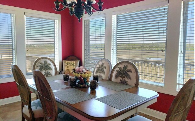 The White - 3 Br Home