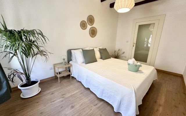 Historical 1400 Ft2 Apartment At Temple Of Apollo