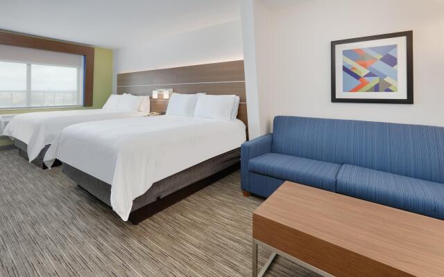 Holiday Inn Express & Suites San Antonio NW near SeaWorld