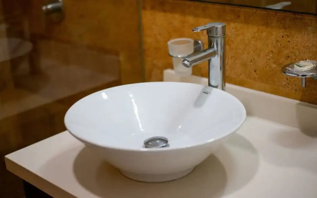 Luminous 1 Br Steps Away From the Beach