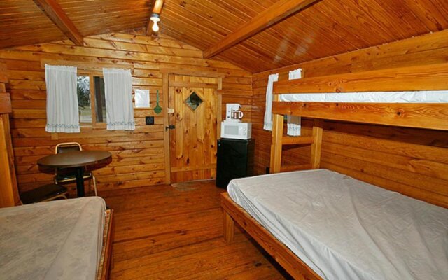 Arrowhead Camping Resort Cabin 1
