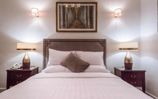 1920s Boutique Hotel and Restaurants