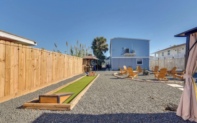 Seaside Retreat in Galveston Near Pleasure Pier!