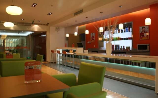 ibis Tianjin Railway Station Hotel