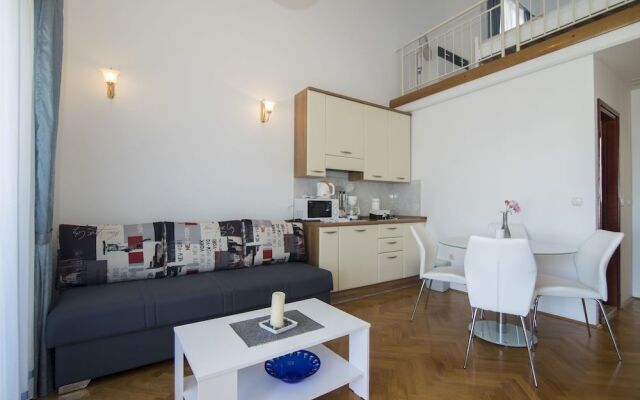 Apartments and Rooms Kapulica