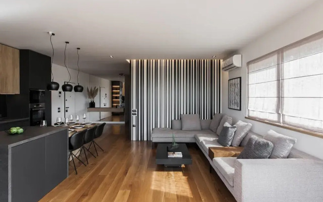2 Level Beachfront Luxury Apt. by the Olon