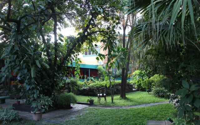 Africanza Lodge and Restaurant