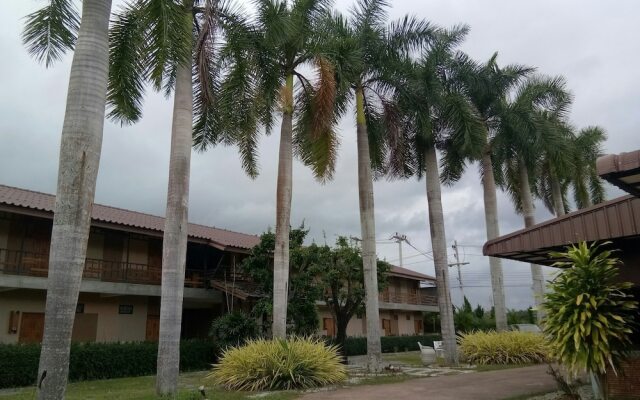 Palm Hug Resort & Camping Homestay