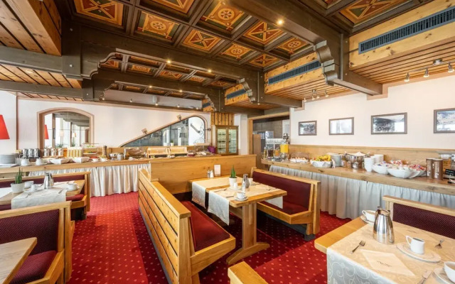 Hotel Alpina