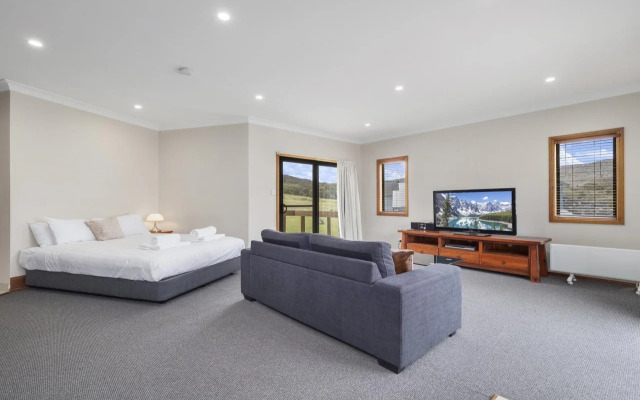 Novotel Lake Crackenback Resort & Spa