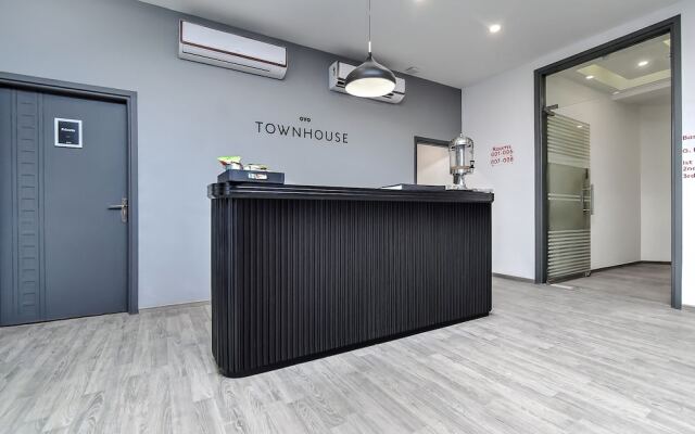 OYO Townhouse 044 Sector 14 Gurugram