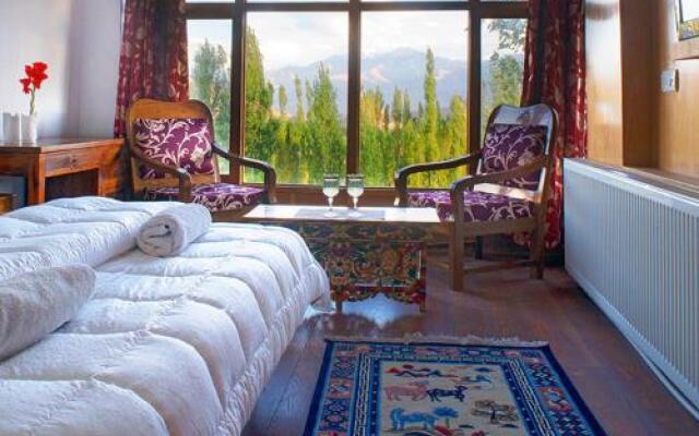 Oriental Hotel & Guest House