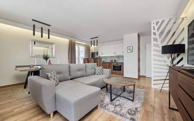 Tawryczewskiego Apartments by Renters
