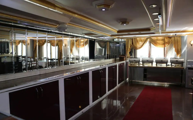 Grand Lara Hotel