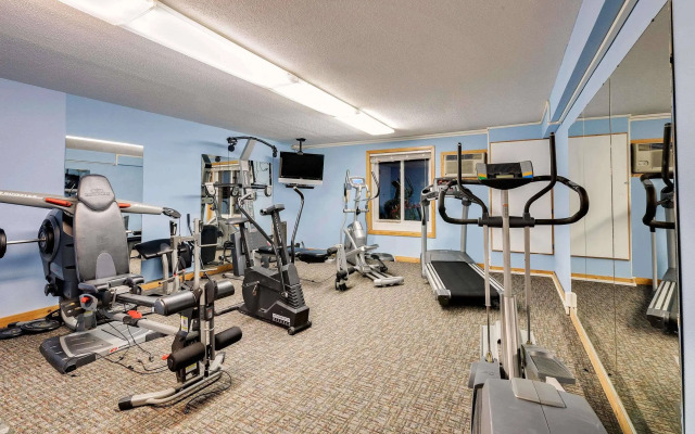 Travelodge by Wyndham Grand Forks