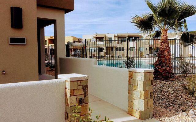 Poolside Perfection - Close to Zion