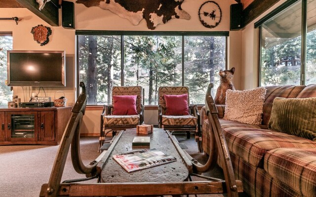 Papa Bear's River Cabin