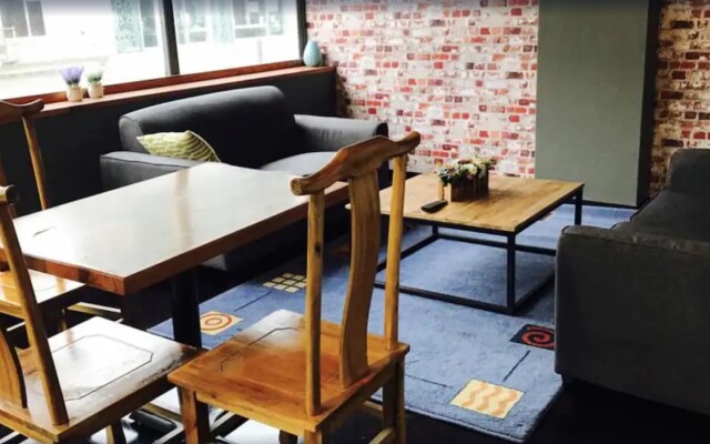 Aura Hotel