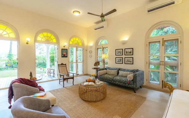 Loto Bianco by Hireavilla -4br w Pvt Pool Siolim
