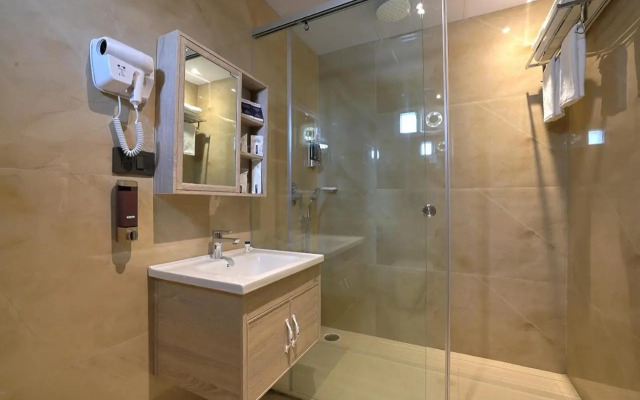 Hotel Grand Continent Premiere, Banjara Hills, Hyderabad