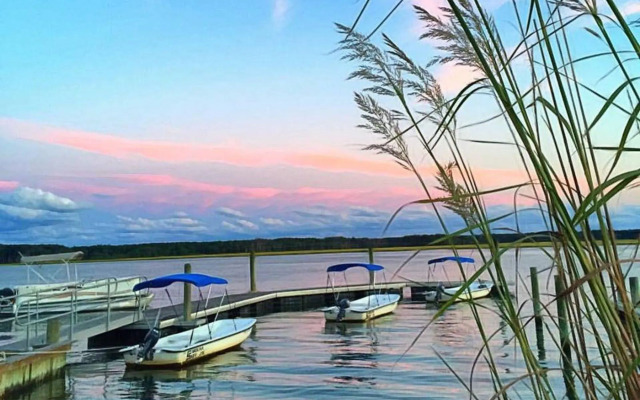 Snug Harbor Marina and Hotel