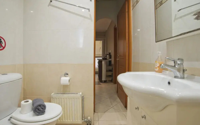 Seaside Apartment in Piraeus