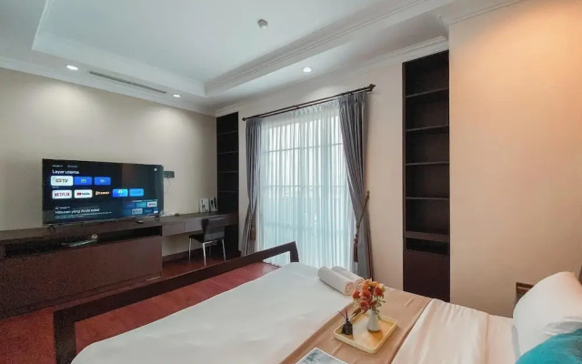 Spacious And Modern Look 3Br Bellezza Apartment
