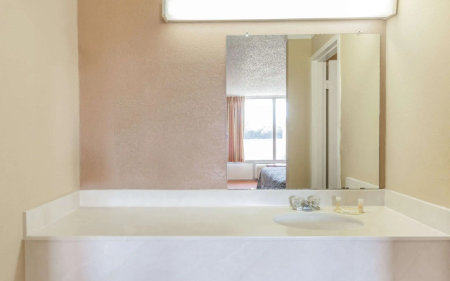 Park Hill Inn & Suites