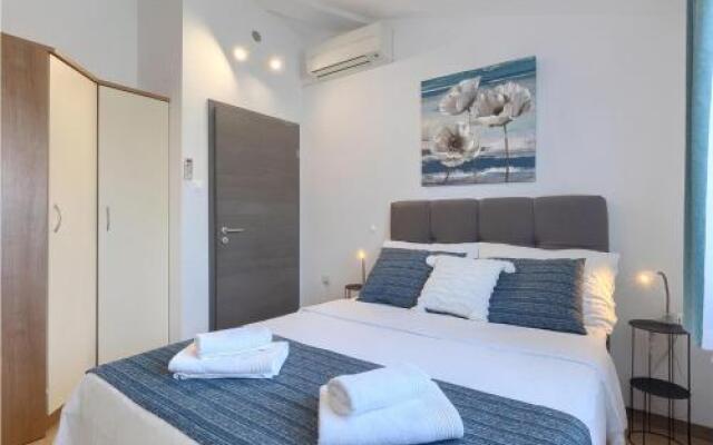 Four bedroom Holiday Home In Loborika