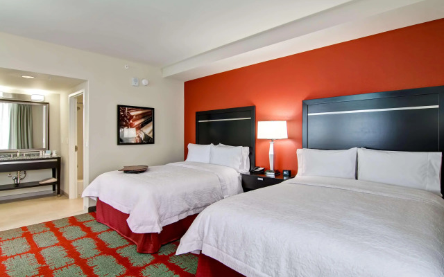 Hampton Inn & Suites Cincinnati-Downtown