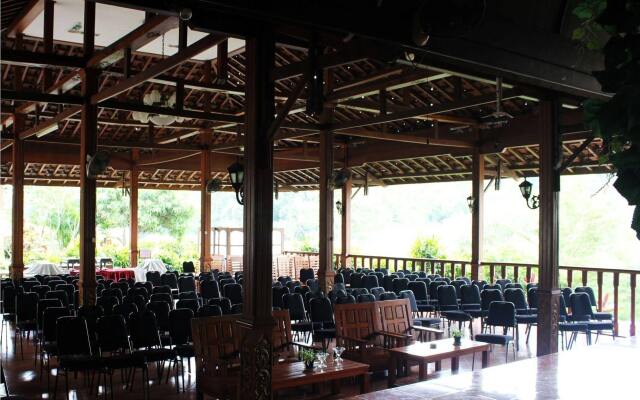 Front One Resort Yogyakarta