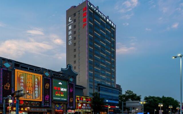 Lavande Hotel(Foshan Qiandeng Lake Pingzhou Jade Street Store)