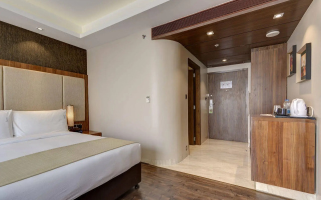 Holiday Inn Kolkata Airport by IHG
