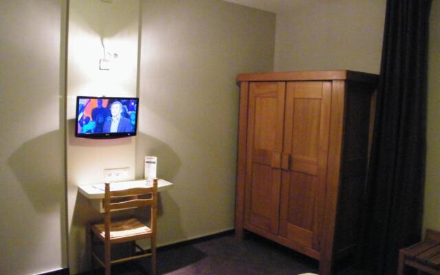 Brit Hotel L'Arrivée Guingamp (Ex:Brit Hotel Armor)