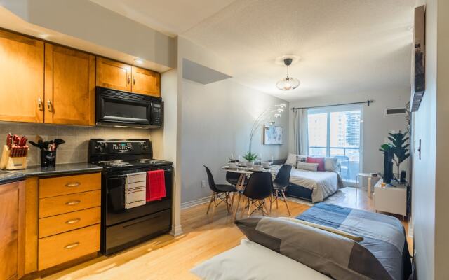 AOC Suites - Heart of Downtown  Condo