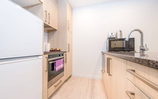 JHT - 2 BRM Apartment Level 5, Opposite to SkyTower