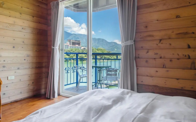 Bishui Shanju Lakeside B&B