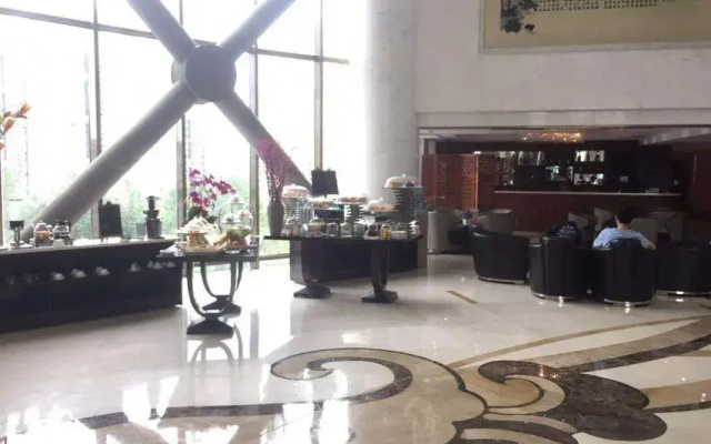 T-Longee Hotel