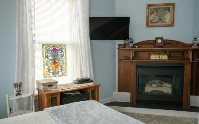 Cloran Mansion Bed & Breakfast