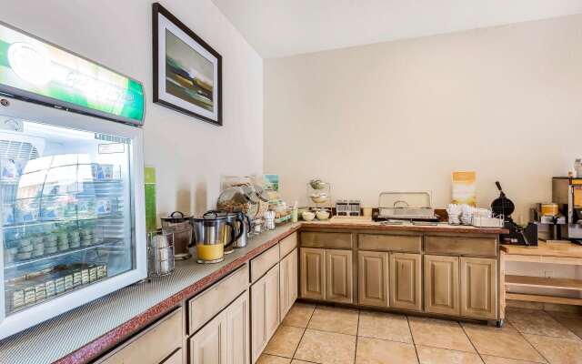 Quality Inn Fallbrook I-15