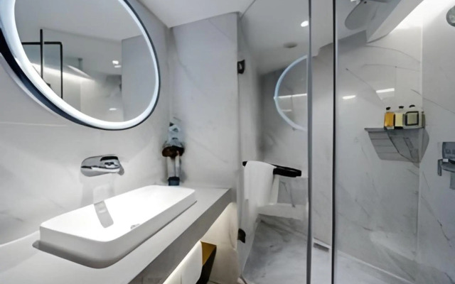 Yitel Collection (Shanghai Hongqiao Gubei Road, Yili Road Metro Station)