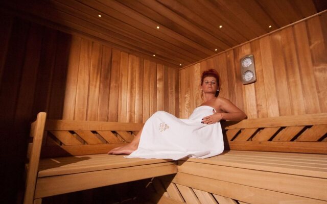 Xavin Hotel
